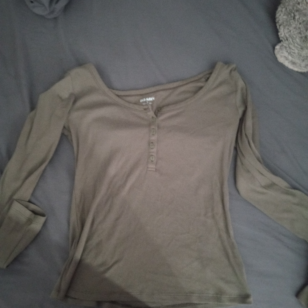 Old navy women's long sleeve tee size: M